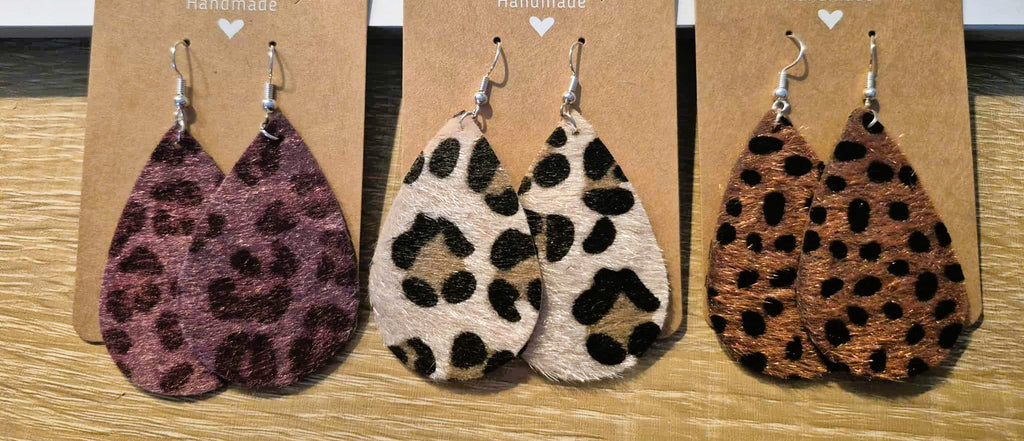 Boucles d'oreilles pendantes larme motif léopard