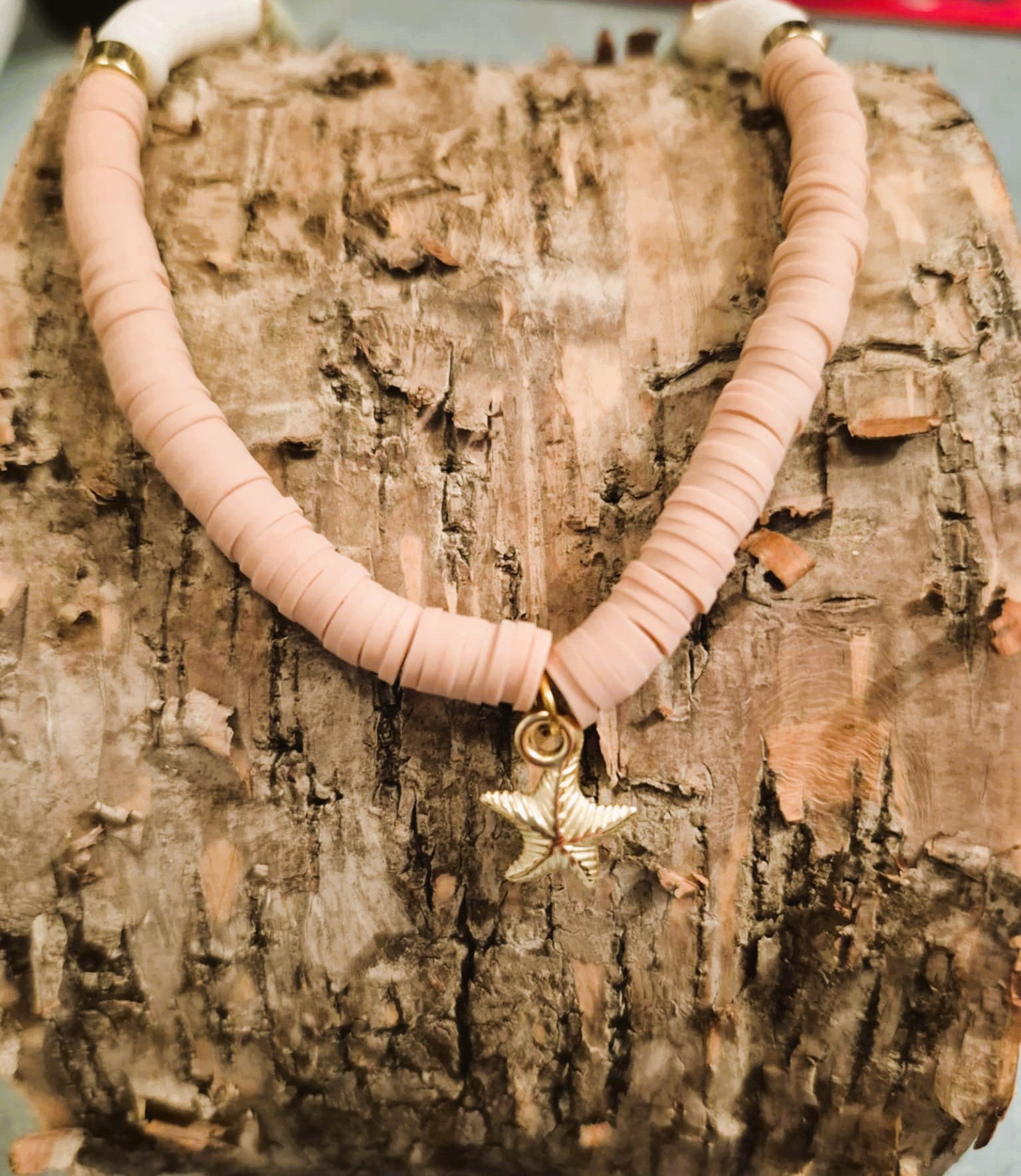 Collier Heishi étoile de mer dorée