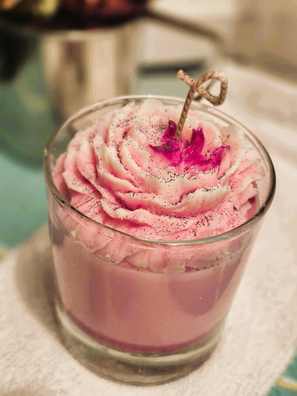 Bougie parfumée “Rose Élégante” – Cire de soja naturelle