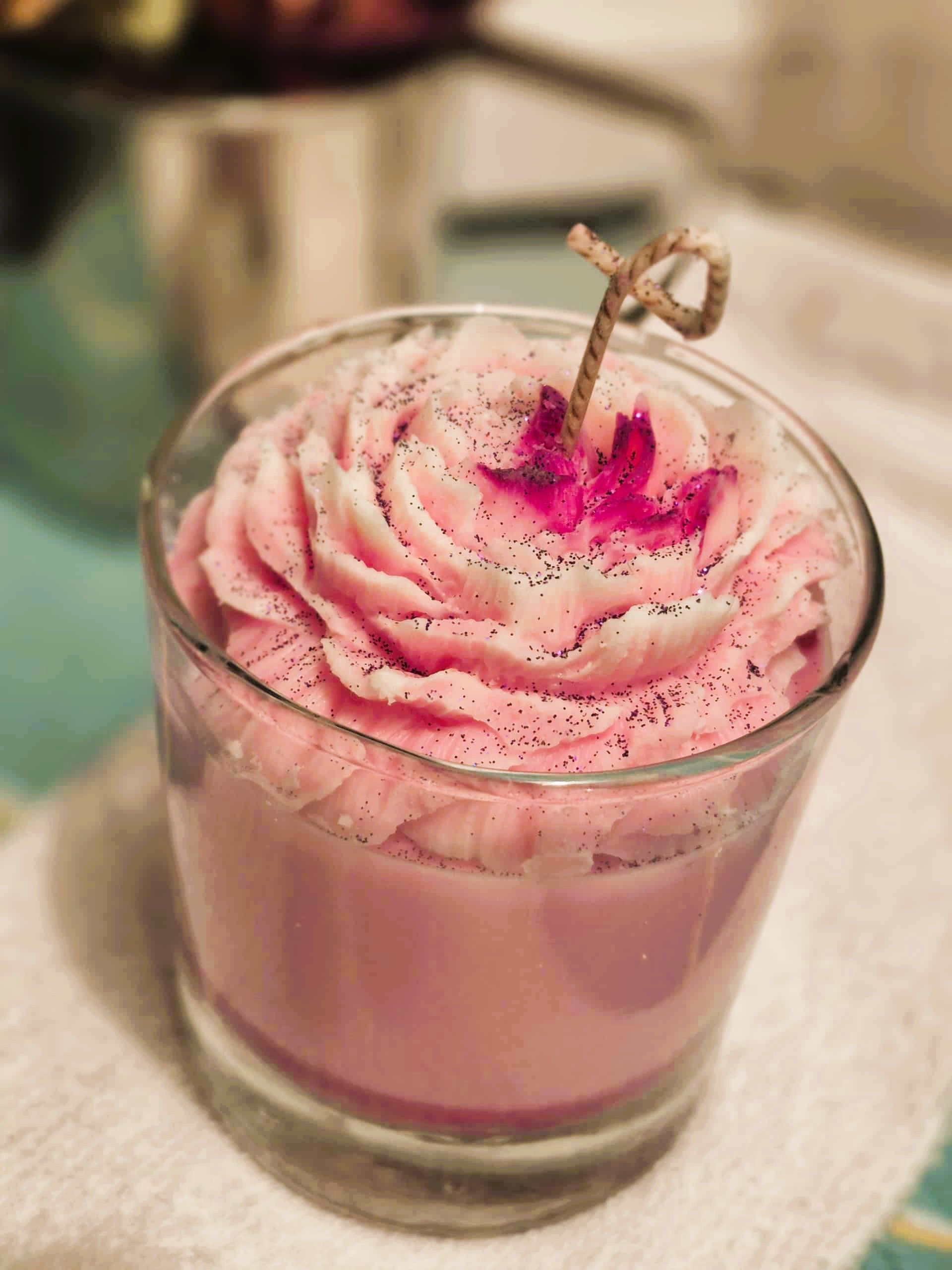 Bougie parfumée “Rose Élégante” – Cire de soja naturelle